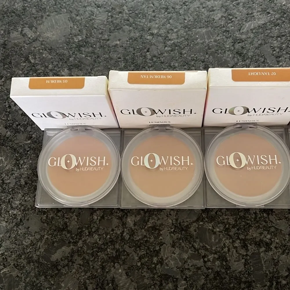 Huda GLOWISH Smoothing Breathable Luminous Pressed Powder 7 shades in stock
